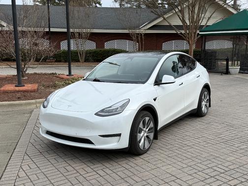 2023 Tesla Model Y Long Range