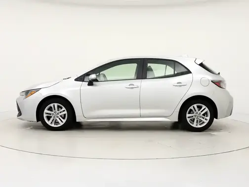 Photo 2 of 10 of 2021 Toyota Corolla SE