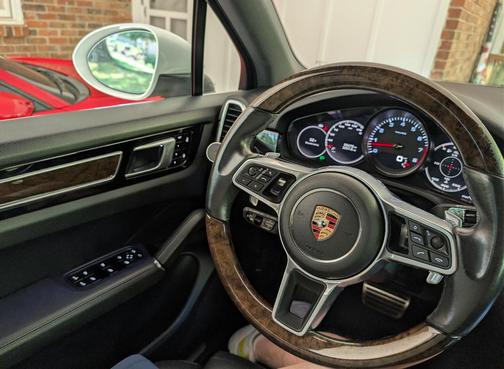 White 2020 Porsche Cayenne Cayenne S