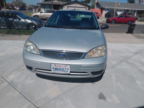 2005 Ford Focus ZX4 S