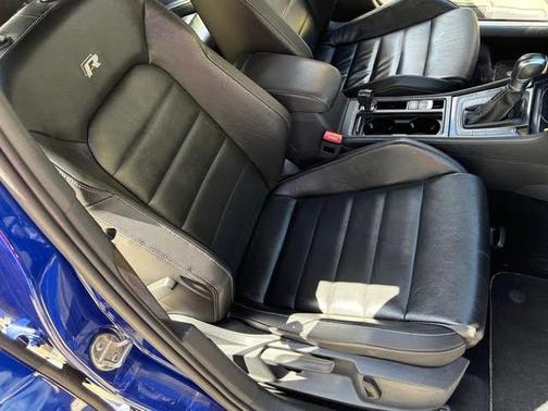 Blue 2016 Volkswagen Golf R 4-Door