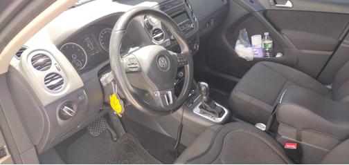 Gray 2013 Volkswagen Tiguan SE