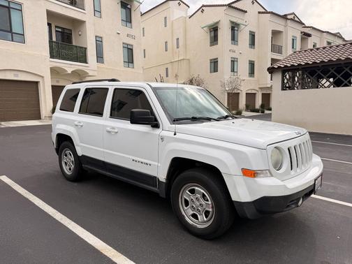 White 2014 Jeep Patriot Sport