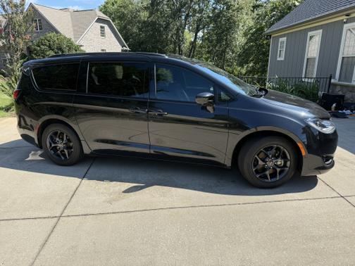 2018 Chrysler Pacifica Touring-L