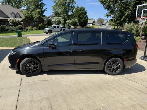 2018 Chrysler Pacifica Touring-L