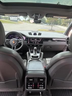 Black 2021 Porsche Cayenne Cayenne