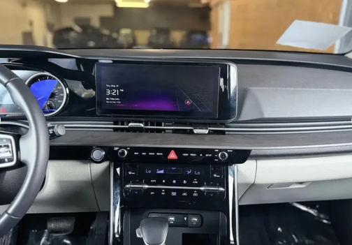 Black 2024 Kia Carnival EX