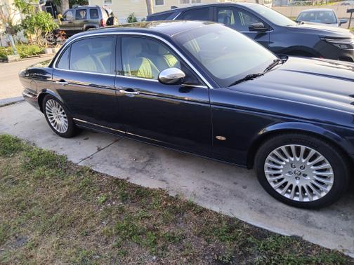 2006 Jaguar Vanden Plas Base