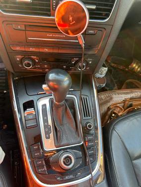 Black 2011 Audi Q5 2.0T Premium