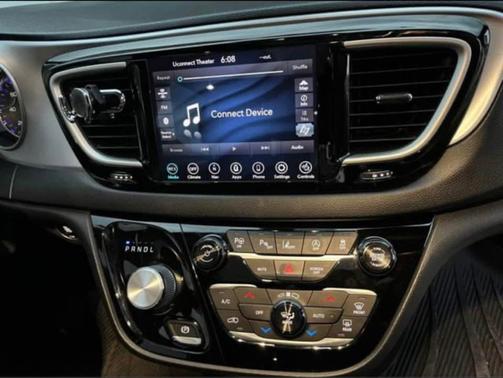 2020 Chrysler Pacifica Touring-L Plus