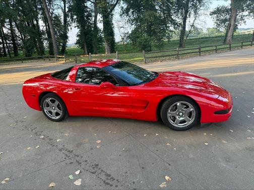 Red 1998 Chevrolet Corvette Base