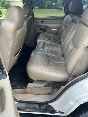 White 2003 Chevrolet Tahoe LS