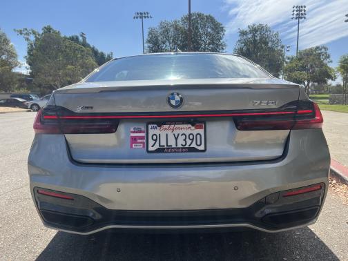 2021 BMW 750 i xDrive