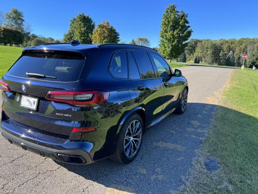 Photo 5 of 12 of 2022 BMW X5 PHEV xDrive45e