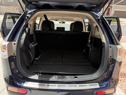 Blue 2015 Mitsubishi Outlander SE