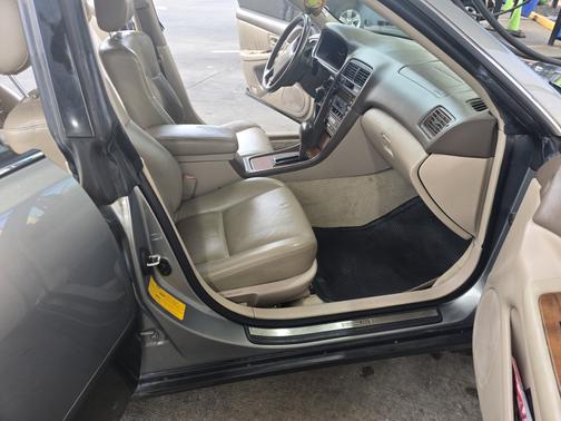 2000 Lexus ES 300 Base