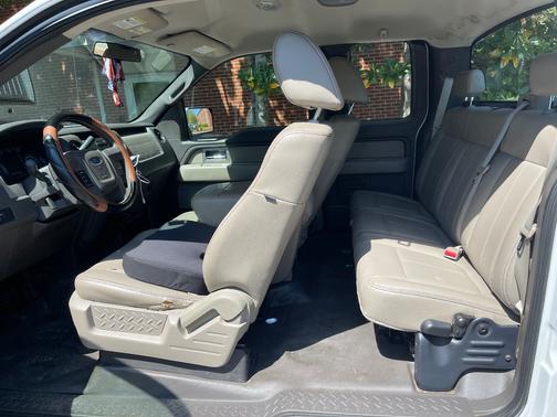 White 2009 Ford F-150 XL SuperCab
