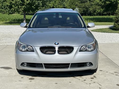 Silver 2005 BMW 530 i
