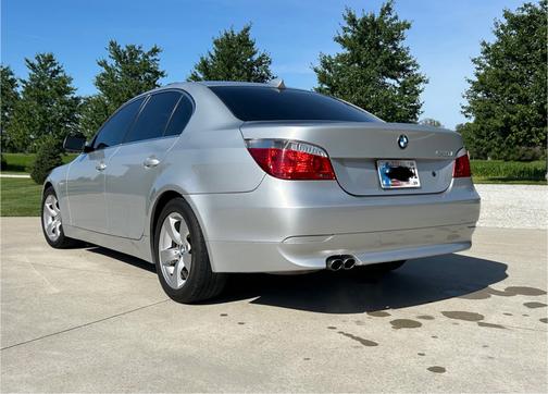 Silver 2005 BMW 530 i