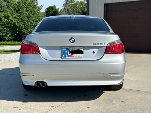 Silver 2005 BMW 530 i