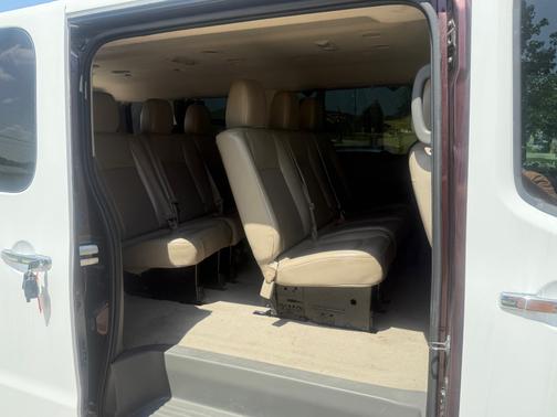 2015 Nissan NV Passenger NV3500 HD SL V8