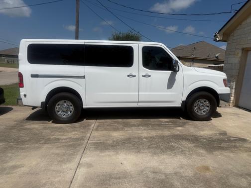 2015 Nissan NV Passenger NV3500 HD SL V8
