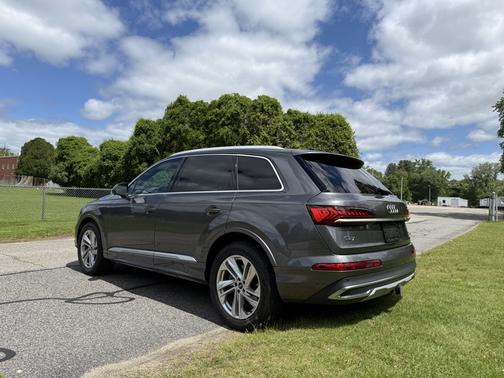 2021 Audi Q7 45 Premium Plus