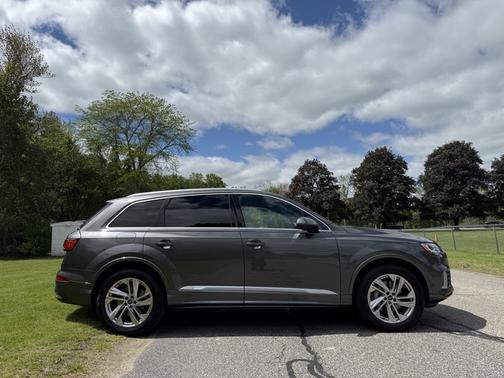 2021 Audi Q7 45 Premium Plus