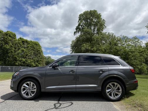 2021 Audi Q7 45 Premium Plus