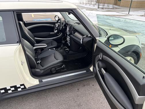 2009 MINI Cooper Base