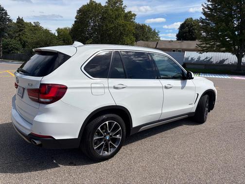 White 2017 BMW X5 xDrive35i