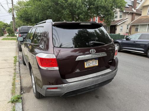 2012 Toyota Highlander SE