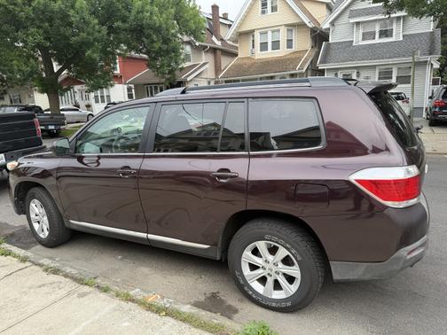 2012 Toyota Highlander SE