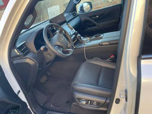 2025 Lexus LX 600 Luxury