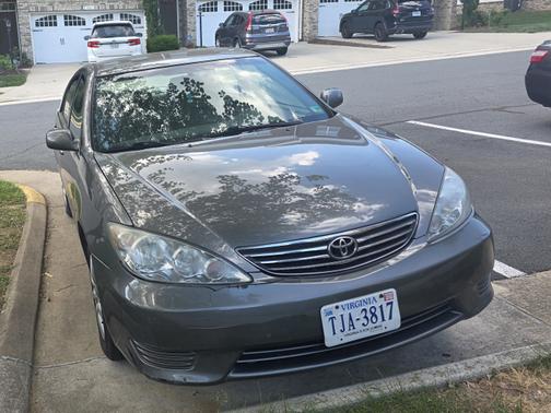 Gray 2006 Toyota Camry LE