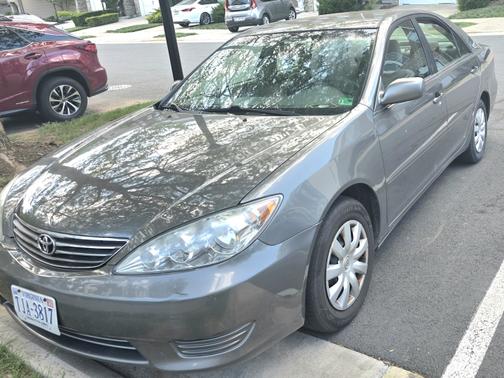 Gray 2006 Toyota Camry LE