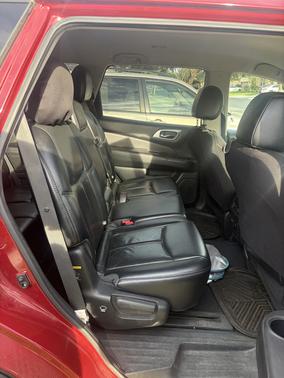 2017 Nissan Pathfinder SL