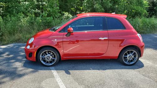 Red 2018 FIAT 500 Pop