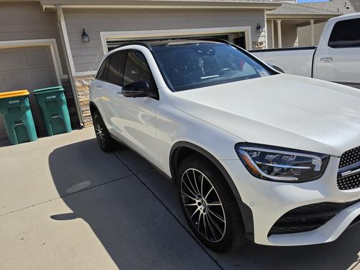 White 2022 Mercedes-Benz GLC 300 4MATIC