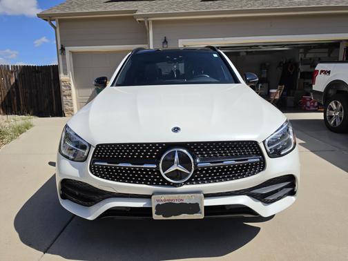 White 2022 Mercedes-Benz GLC 300 4MATIC