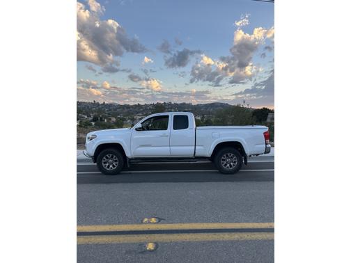 2017 Toyota Tacoma SR5