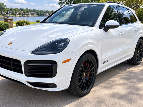 White 2021 Porsche Cayenne Cayenne GTS