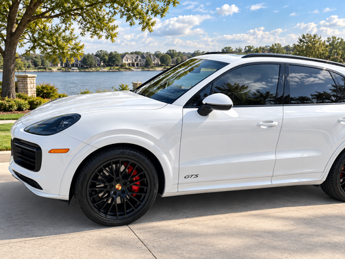 White 2021 Porsche Cayenne Cayenne GTS