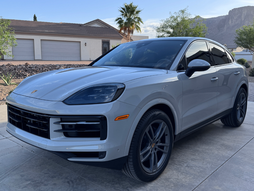 Gray 2024 Porsche Cayenne Cayenne