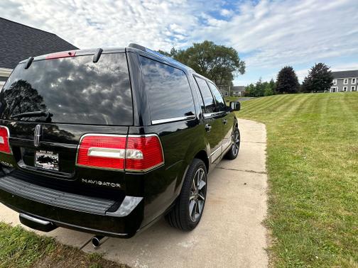 2010 Lincoln Navigator Base
