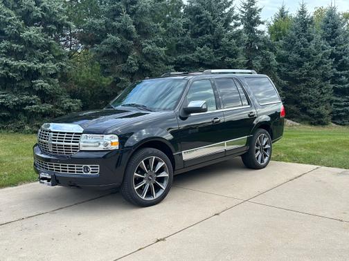 2010 Lincoln Navigator Base