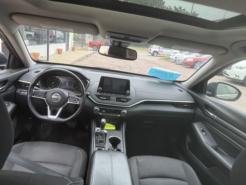 Black 2019 Nissan Altima 2.5 SV