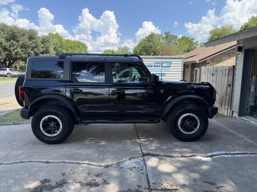 2023 Ford Bronco Base Advanced