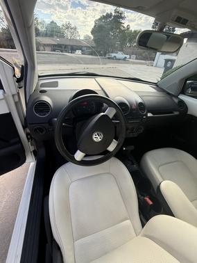 White 2008 Volkswagen New Beetle Triple White