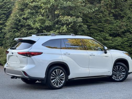 2020 Toyota Highlander Hybrid Platinum
